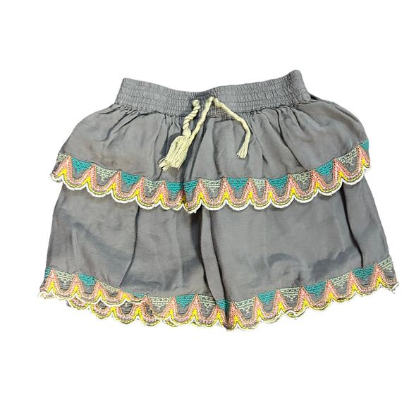 Peek Skirt - Picture 1 of 3